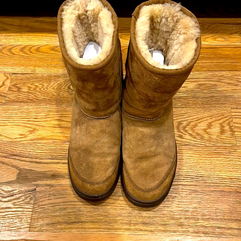 Ugg Ultimate Short 5275 Boots size 7